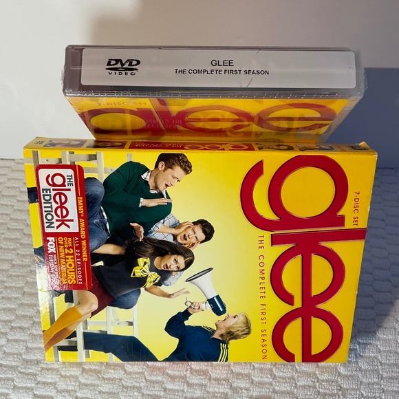 Glee - The Complete First Season - DVD Video 7-Disc Set - New, Never Opened - Picture 8 of 11